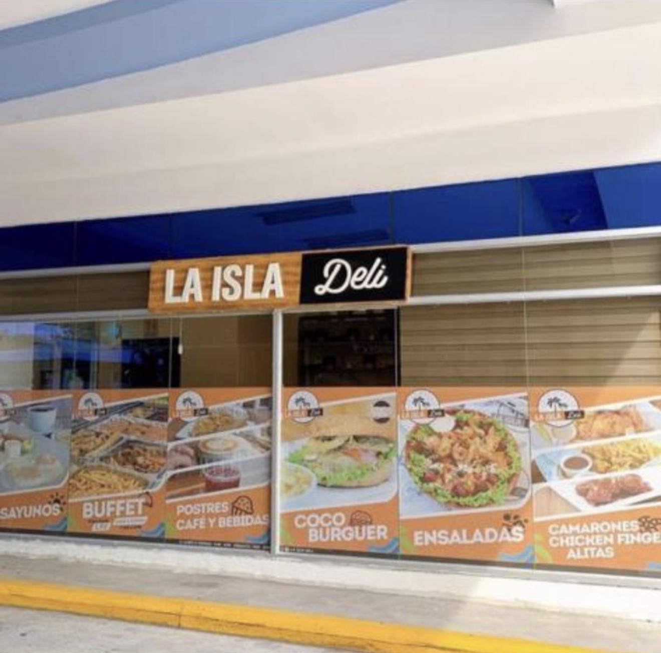Interior de La Isla Deli